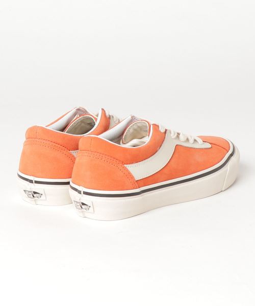 VANS（バンズ）の「VANS BOLD NI VN0A3WLPVLM（スニーカー・レディース・オレンジ・23.5cm/23cm/24.5cm/24cm）」の2枚目の写真