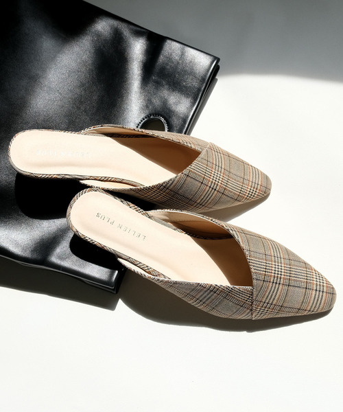 AmiAmi（アミアミ）の「Vカットミュールサンダル（サンダル・レディース・ブラック/グレイッシュベージュ/パイソン/ブラウン/ブラック系その他/チョコ/ブラウン系その他/ホワイト系その他/ベージュ系その他/アイボリー/グリーン/オートミール/ナチュラル/ブラック系その他2/キャメル/チェック/ブラウン系その他2/シルバー/ブラック×ブラック/ホワイト×ホワイト・L/LL/M/S）」の19枚目の写真