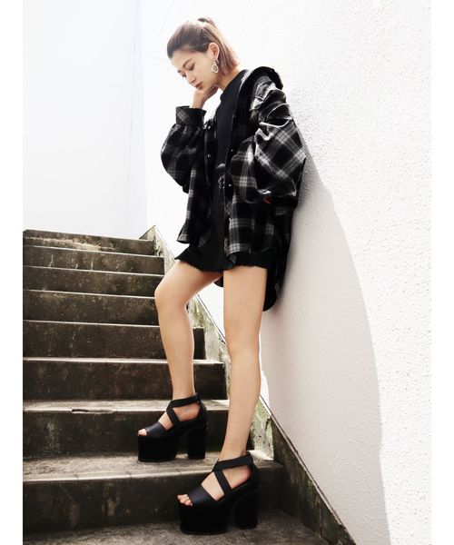 EMODA(エモダ)の「ボーイズフランネルシャツ(シャツ/ブラウス・レディース・ホワイト/ベージュ/ブラウン/グレー・FREE)」の9枚目の写真