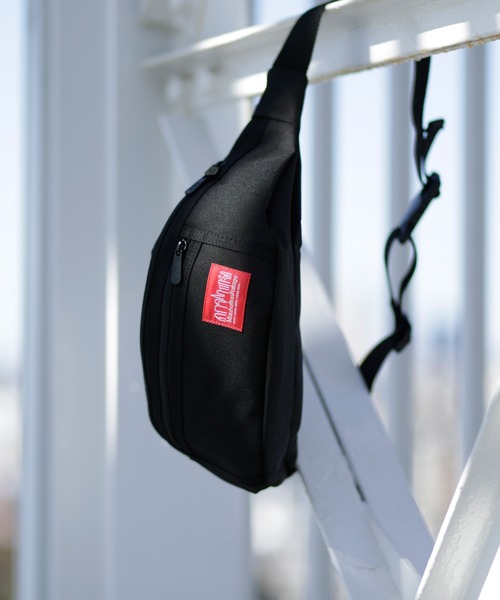 Manhattan Portage(マンハッタンポーテージ)の「Manhattan Portage/マンハッタンポーテージ WEST ボディバッグ/B1101 ウエストバッグ(ボディバッグ/ウエストポーチ・メンズ・ブラック/パープル/ネイビー/グレー/レッド/グリーン・FREE)」の2枚目の写真