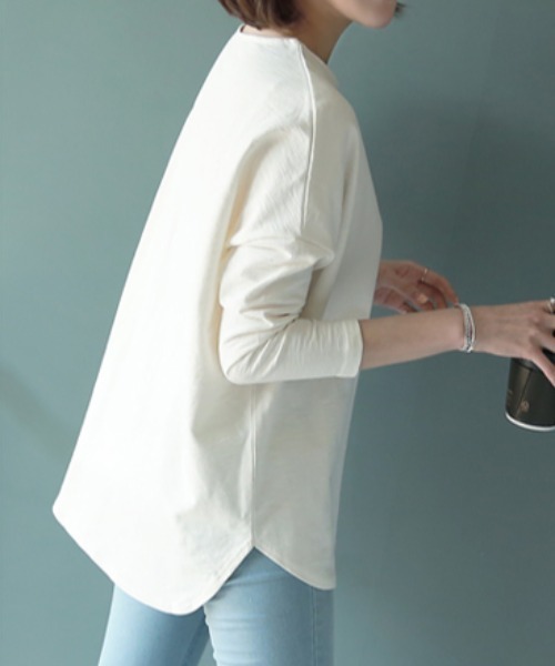 Coo+i(クーイ)の「サイドスリットカットソー(Tシャツ/カットソー・レディース・ブラック/カーキ/ホワイト/モカ/ラベンダー/ミント/グレー系その他・FREE)」の11枚目の写真