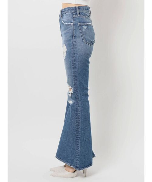 GYDA（ジェイダ）の「KNEEダメージベルボトムデニムパンツ（デニムパンツ・レディース・アイボリー/ブルー/ライトブルー・X-SMALL/SMALL/MEDIUM）」の17枚目の写真