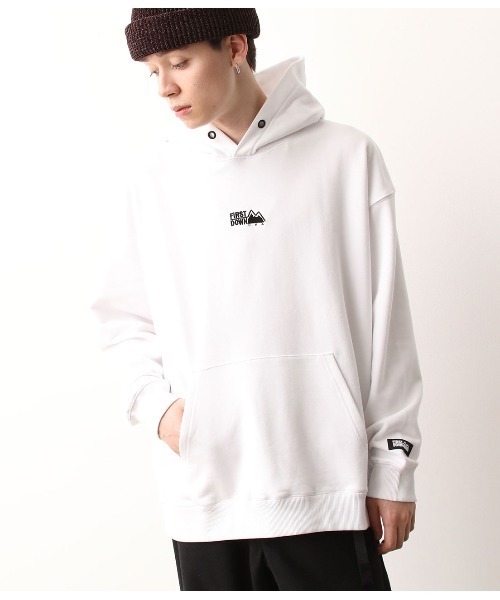 FIRST DOWN（ファーストダウン）の「【FIRST DOWN×JUNRed別注】プルパーカー（パーカー・メンズ・ホワイト/ブラック/ベージュ・M/L）」の4枚目の写真