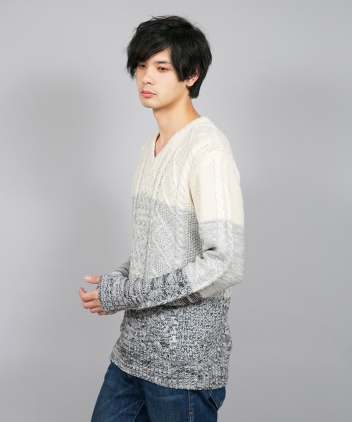 Bling Leads（ブリングリーズ）の「bling leads/アクリルケーブルV/N（ニット/セーター・メンズ・杢グレー/パープル系その他/ブラック系その他2/ホワイト系その他/ブラック系その他/キャメル/ベージュ系その他/ワイン/グレー系その他/ブルー系その他/アイボリー/ブラウン/ネイビー/ブラック・LARGE/MEDIUM/X-LARGE）」の3枚目の写真