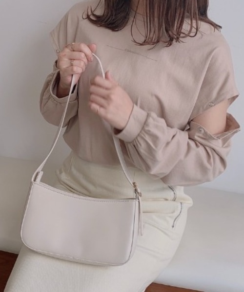 VANNIE U(ヴァニーユー)の「チラロゴロンT(Tシャツ/カットソー・レディース・ライトグリーン/ホワイト/ベージュ/ブラック・FREE)」の1枚目の写真