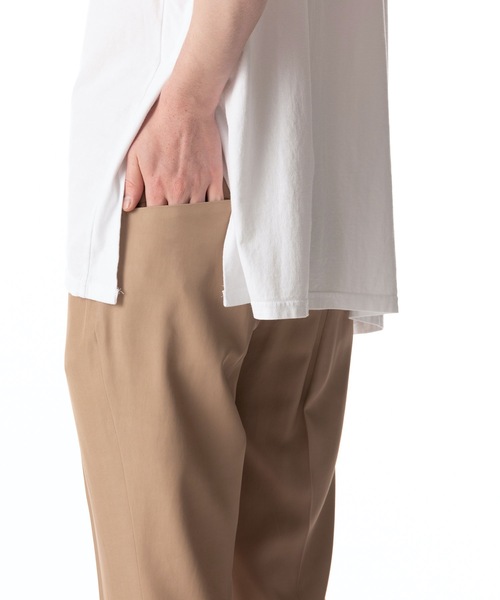 KAZUYUKI KUMAGAI ATTACHMENT(カズユキクマガイアタッチメント)の「VISCOSE TWILL STRAIGHT FIT TROUSERS(スラックス・メンズ・ブラック/ベージュ・3/1/2)」の6枚目の写真