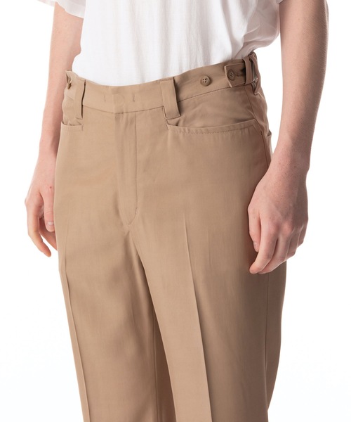 KAZUYUKI KUMAGAI ATTACHMENT(カズユキクマガイアタッチメント)の「VISCOSE TWILL STRAIGHT FIT TROUSERS(スラックス・メンズ・ブラック/ベージュ・3/1/2)」の7枚目の写真