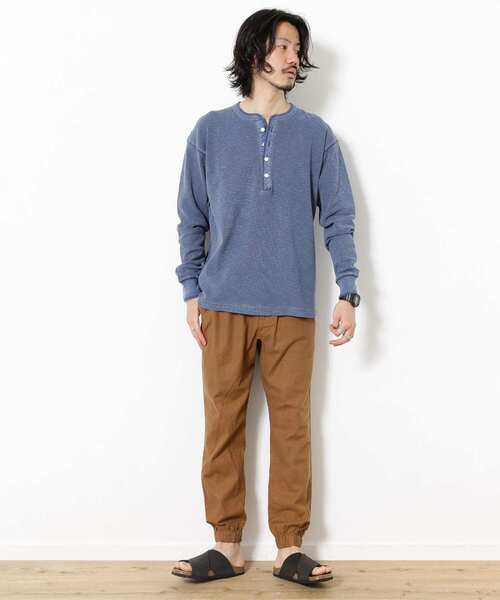 URBAN RESEARCH Sonny Label(アーバンリサーチサニーレーベル)の「ピグメントワッフルヘンリーロングスリーブTシャツ(Tシャツ/カットソー・メンズ・ネイビー/ベージュ/オフホワイト・MEDIUM/LARGE)」の6枚目の写真