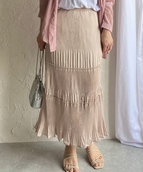 She's Closet(シーズクローゼット)の「マットサテンシャイニープリーツティアードスカート(スカート・レディース・ベージュ/カーキ/ブルー/スモークピンク・FREE)」の2枚目の写真