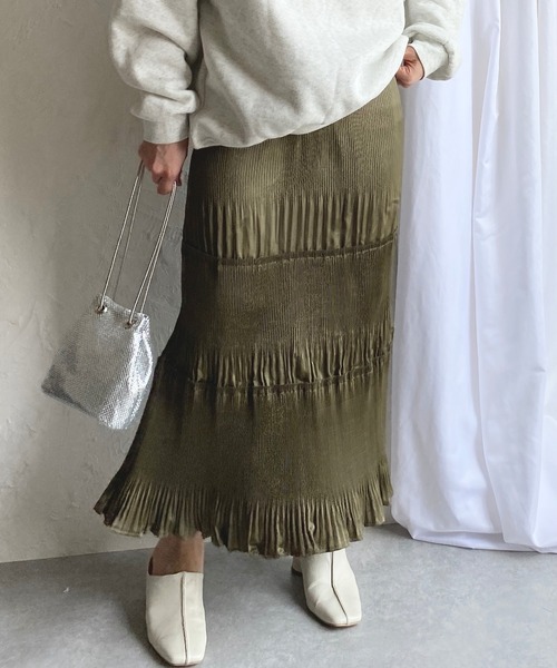 She's Closet(シーズクローゼット)の「マットサテンシャイニープリーツティアードスカート(スカート・レディース・ベージュ/カーキ/ブルー/スモークピンク・FREE)」の3枚目の写真