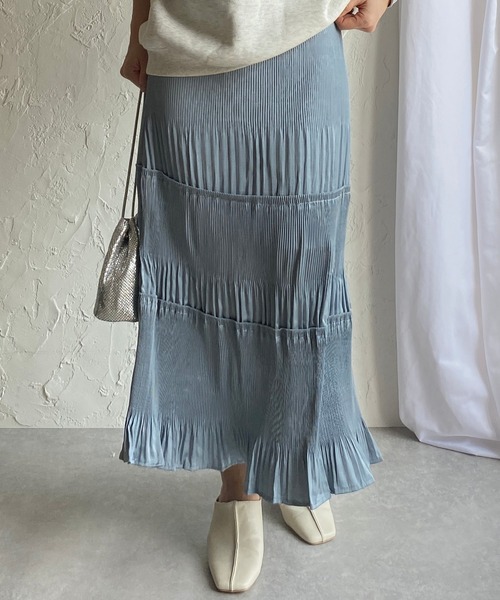 She's Closet(シーズクローゼット)の「マットサテンシャイニープリーツティアードスカート(スカート・レディース・ベージュ/カーキ/ブルー/スモークピンク・FREE)」の1枚目の写真