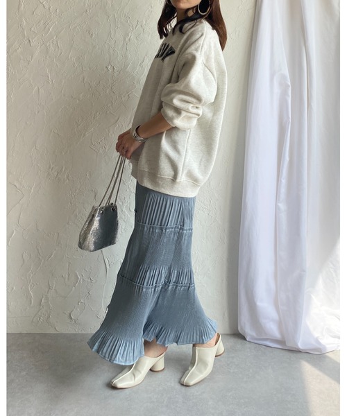 She's Closet(シーズクローゼット)の「マットサテンシャイニープリーツティアードスカート(スカート・レディース・ベージュ/カーキ/ブルー/スモークピンク・FREE)」の6枚目の写真