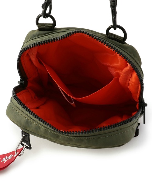 Alpha Industries（アルファインダストリーズ）の「【ユニセックス】コーデュラ ポケットサコッシュ ポーチ（ショルダーバッグ・メンズ・ブラック/グリーン/マルチ/グレー・FREE）」の14枚目の写真