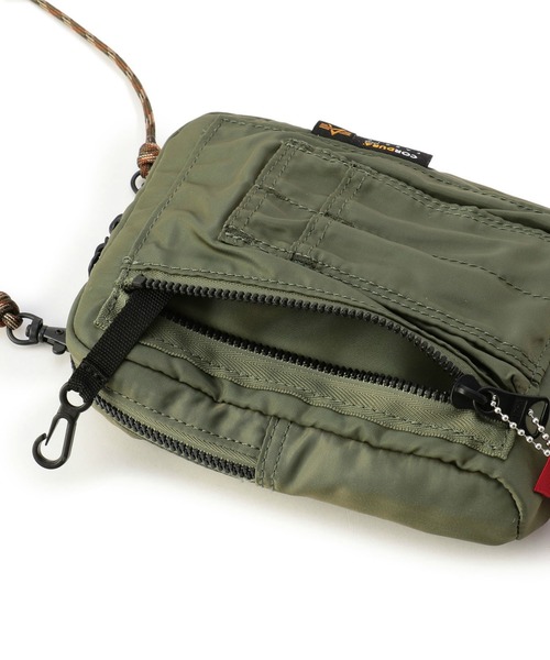 Alpha Industries（アルファインダストリーズ）の「【ユニセックス】コーデュラ ポケットサコッシュ ポーチ（ショルダーバッグ・メンズ・ブラック/グリーン/マルチ/グレー・FREE）」の15枚目の写真