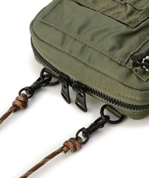Alpha Industries（アルファインダストリーズ）の「【ユニセックス】コーデュラ ポケットサコッシュ ポーチ（ショルダーバッグ・メンズ・ブラック/グリーン/マルチ/グレー・FREE）」の16枚目の写真