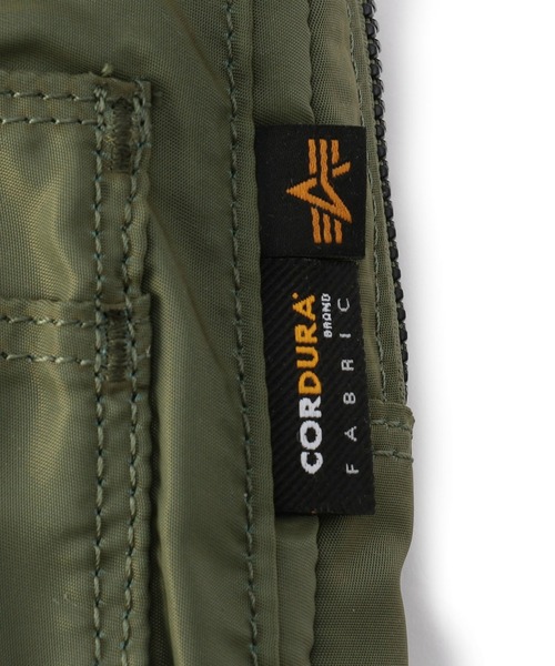 Alpha Industries（アルファインダストリーズ）の「【ユニセックス】コーデュラ ポケットサコッシュ ポーチ（ショルダーバッグ・メンズ・ブラック/グリーン/マルチ/グレー・FREE）」の17枚目の写真
