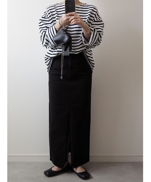 ISOOK(アイスー)の「Black denim pencil skirt / ブラックデニムペンシルスカート (mi select)(デニムスカート・レディース・ブラック・S/M)」の1枚目の写真