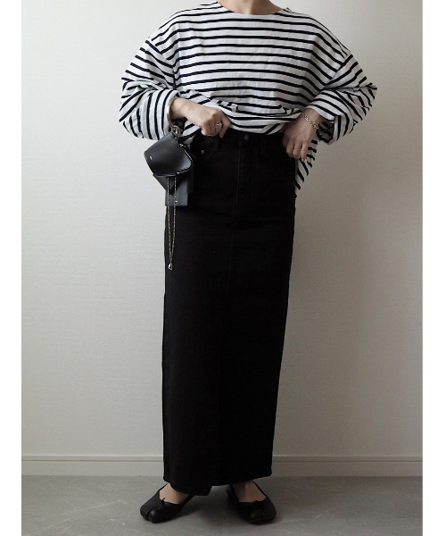 ISOOK(アイスー)の「Black denim pencil skirt / ブラックデニムペンシルスカート (mi select)(デニムスカート・レディース・ブラック・S/M)」の4枚目の写真