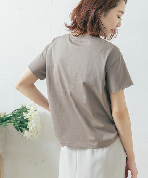URBAN RESEARCH ROSSO（アーバンリサーチロッソ）の「【一部WEB限定カラー】ウルティマコットンTシャツ（Tシャツ/カットソー・レディース・ネイビー/オフホワイト/モカ/ライトベージュ・FREE）」の6枚目の写真