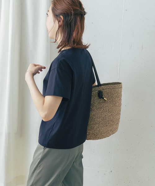 URBAN RESEARCH ROSSO（アーバンリサーチロッソ）の「【一部WEB限定カラー】ウルティマコットンTシャツ（Tシャツ/カットソー・レディース・ネイビー/オフホワイト/モカ/ライトベージュ・FREE）」の18枚目の写真