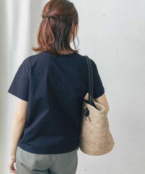 URBAN RESEARCH ROSSO（アーバンリサーチロッソ）の「【一部WEB限定カラー】ウルティマコットンTシャツ（Tシャツ/カットソー・レディース・ネイビー/オフホワイト/モカ/ライトベージュ・FREE）」の19枚目の写真