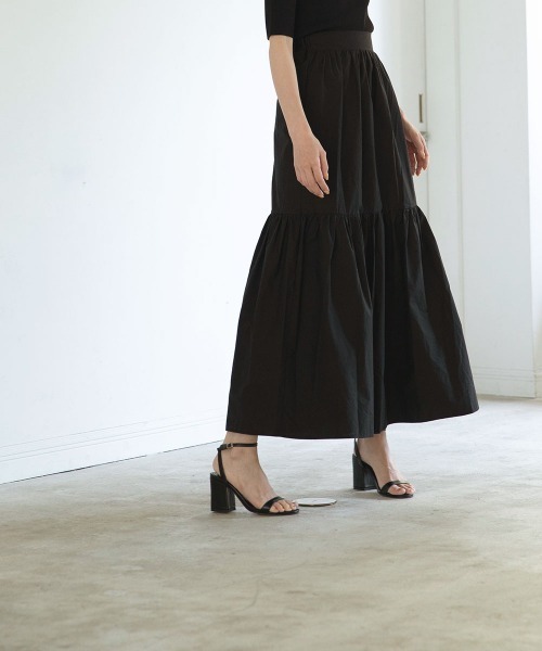 marjour（マージュール）の「MONOTONE TIERED SKIRT（スカート・レディース・ブラック/オフホワイト/ホワイト系・MEDIUM/MEDIUM/TALL）」の4枚目の写真