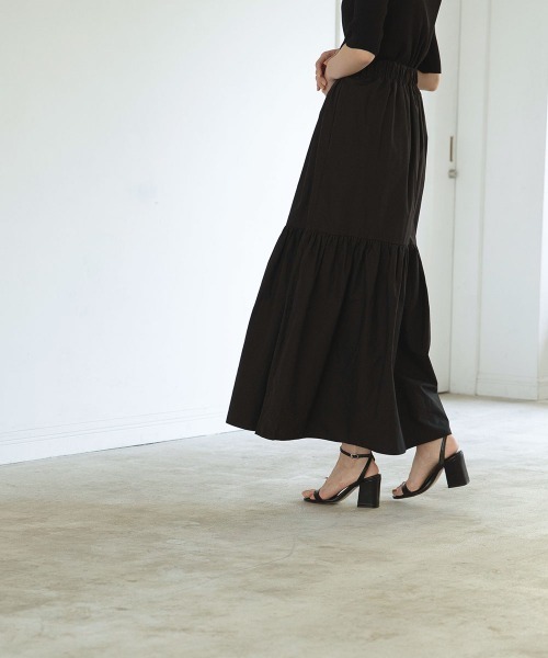 marjour（マージュール）の「MONOTONE TIERED SKIRT（スカート・レディース・ブラック/オフホワイト/ホワイト系・MEDIUM/MEDIUM/TALL）」の18枚目の写真
