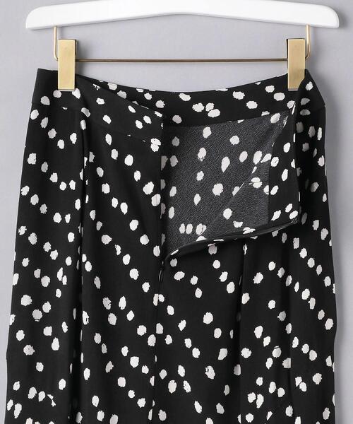 DIANE von FURSTENBERG（ダイアンフォンファステンバーグ）の「＜DIANE von FURSTENBERG（ダイアン フォン ファステンバーグ）＞DEFORM DOT プリント マキシスカート ■■■（スカート・レディース・ブラック・2/4）」の3枚目の写真