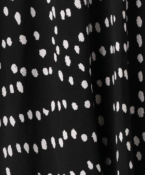 DIANE von FURSTENBERG（ダイアンフォンファステンバーグ）の「＜DIANE von FURSTENBERG（ダイアン フォン ファステンバーグ）＞DEFORM DOT プリント マキシスカート ■■■（スカート・レディース・ブラック・2/4）」の7枚目の写真