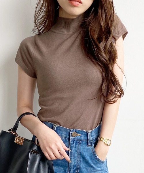 Futier land(フューティアランド)の「マシュマロタッチサマーニットトップス(Tシャツ/カットソー・レディース・ホワイト/ブラック/パープル/グリーン系その他/サーモンピンク/ピンク系その他/ライトブルー/グレイッシュベージュ/モカ/グリーン/ワインレッド/オリーブ・SMALL/MEDIUM/LARGE/X-LARGE)」の4枚目の写真