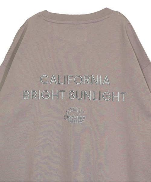 UNDERWRAPS（アンダーラップス）の「【KID'S】バリエーション刺繍ロンT (M3)（Tシャツ/カットソー・キッズ・ホワイト/ブラック/パープル/イエロー/グリーン/ホワイト系その他2/ブラック系その他2/グリーン系その他2/カーキ/ベージュ/チャコールグレー・120/130/140/150/160）」の13枚目の写真