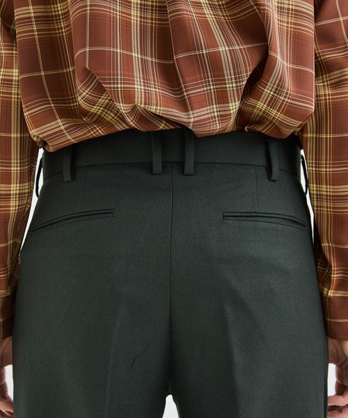 marka（マーカ）の「【marka】STRAIGHT FIT TROUSERS（スラックス・メンズ・グリーン/グレイッシュベージュ/ダークグリーン・1/2）」の9枚目の写真