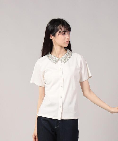 agnes b.（アニエスベー）の「JF59 CHEMISE フラワープリント襟 半袖 
