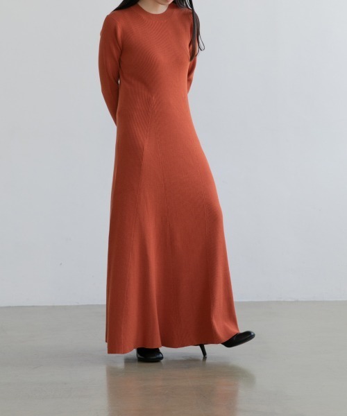 yuw（ユウ）の「RIB FLARE ONE PIECE　217952（ワンピース・レディース・アイボリー/ブルー/ブルー系その他/ネイビー/ブラック/ブラウン/ベージュ・FREE）」の4枚目の写真