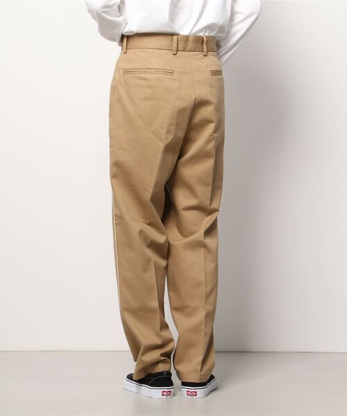 LACOSTE L!VE（ラコステライブ）の「サイドパイピングチノパンツ（チノパンツ・メンズ・ベージュ・44/40/38/42）」の3枚目の写真
