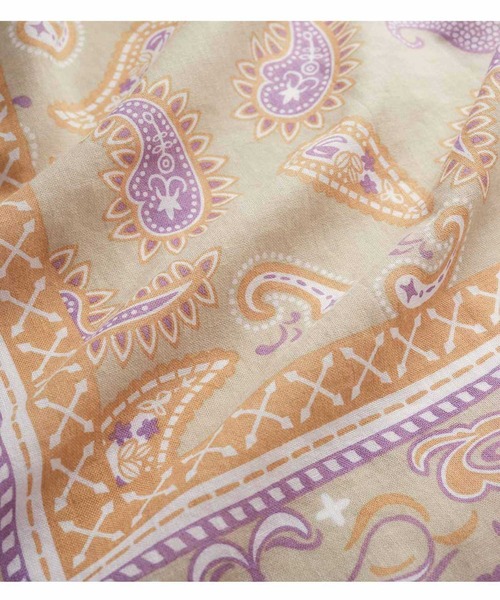 IEDIT(イディット)の「IEDIT 巻いたり包んだり!スカーフみたいなペイズリーマルチクロス(マフラー・レディース・ベージュ/ネイビー/ピンク・ONE SIZE)」の5枚目の写真