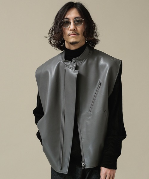 NANO universe(ナノユニバース)の「VEGAN LEATHER フルZIPベスト(ベスト・メンズ・グレー/ブラック・S/M/L)」の6枚目の写真