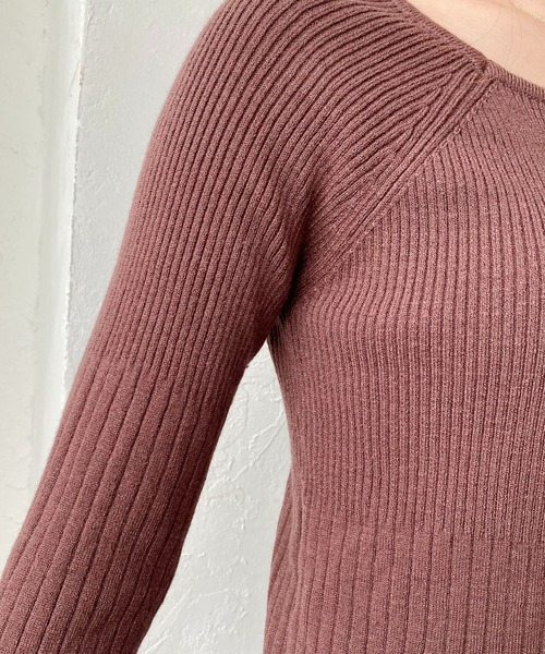 CAPRICIEUX LE'MAGE（カプリシューレマージュ）の「2WAYスクエアリブプルオーバー（ニット/セーター・レディース・ブラック/ブラウン/オフホワイト/グレイッシュベージュ・FREE）」の9枚目の写真