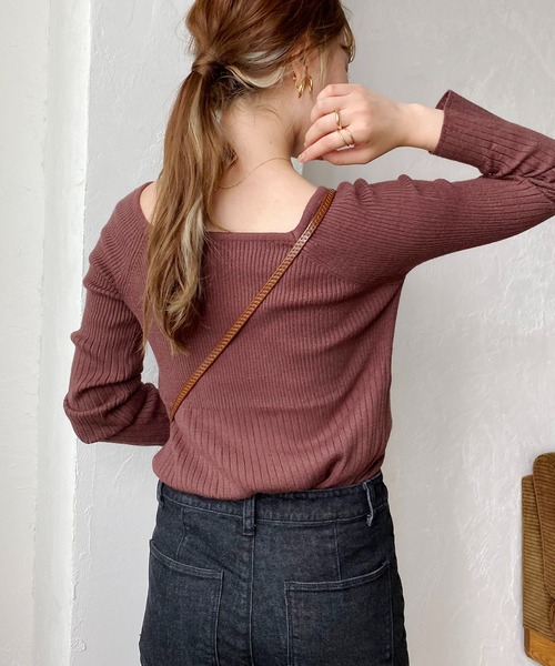 CAPRICIEUX LE'MAGE（カプリシューレマージュ）の「2WAYスクエアリブプルオーバー（ニット/セーター・レディース・ブラック/ブラウン/オフホワイト/グレイッシュベージュ・FREE）」の6枚目の写真