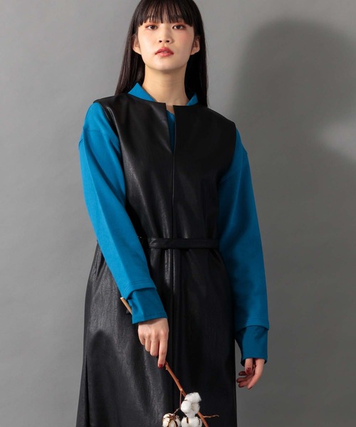 Anside(アンサイド)の「裾異素材切替Vネックプルオーバー(その他トップス・レディース・チャコールグレー/ブラウン/ブルー・M)」の3枚目の写真