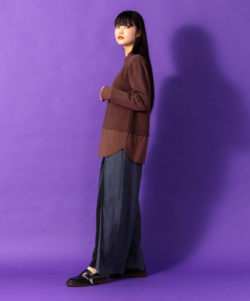 Anside(アンサイド)の「裾異素材切替Vネックプルオーバー(その他トップス・レディース・チャコールグレー/ブラウン/ブルー・M)」の12枚目の写真