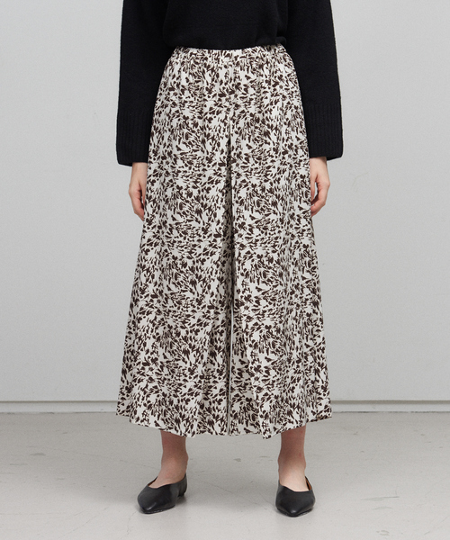 abahouse mavie（アバハウスマヴィ）の「プリントワイドタックパンツ（その他パンツ・レディース・カーキ/アイボリー・フリー）」の3枚目の写真