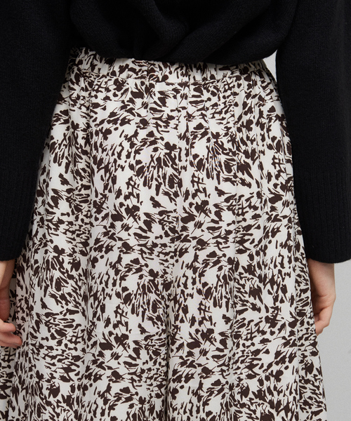 abahouse mavie（アバハウスマヴィ）の「プリントワイドタックパンツ（その他パンツ・レディース・カーキ/アイボリー・フリー）」の6枚目の写真