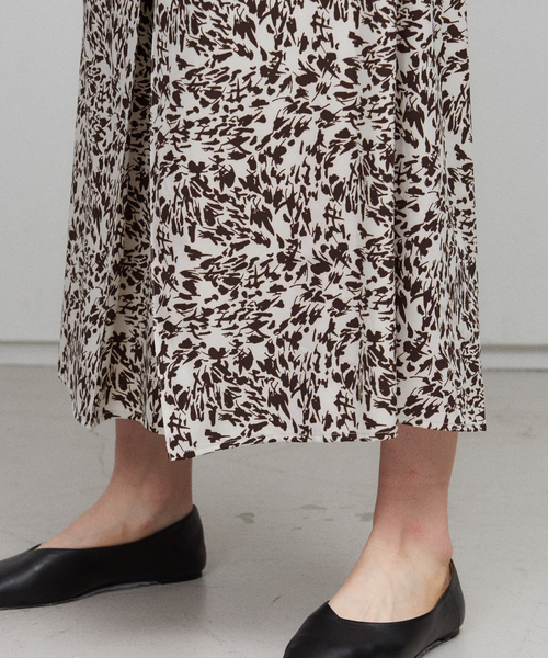 abahouse mavie（アバハウスマヴィ）の「プリントワイドタックパンツ（その他パンツ・レディース・カーキ/アイボリー・フリー）」の11枚目の写真