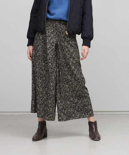 abahouse mavie（アバハウスマヴィ）の「プリントワイドタックパンツ（その他パンツ・レディース・カーキ/アイボリー・フリー）」の19枚目の写真