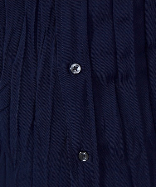 5351 POUR LES HOMMES（ゴーサンゴーイチプールオム）の「エステルツイルワッシャー シャツ（シャツ/ブラウス・メンズ・ホワイト/ブラック/カーキ/グレイッシュブルー・46/48/50）」の6枚目の写真