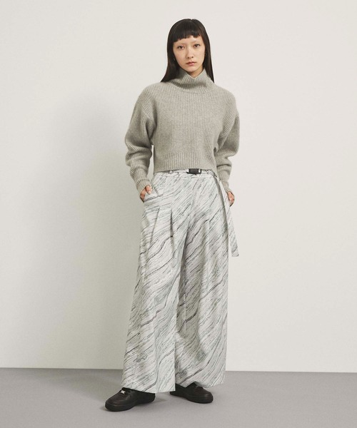 CITY TOKYO（シティトウキョウ）の「ラクーンクロップドタートルネックニットトップ（ニット/セーター・レディース・ベージュ/グレー/ライトブルーグレー/ブラック・FREE）」の10枚目の写真