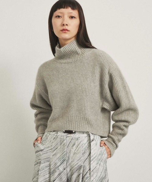 CITY TOKYO（シティトウキョウ）の「ラクーンクロップドタートルネックニットトップ（ニット/セーター・レディース・ベージュ/グレー/ライトブルーグレー/ブラック・FREE）」の6枚目の写真