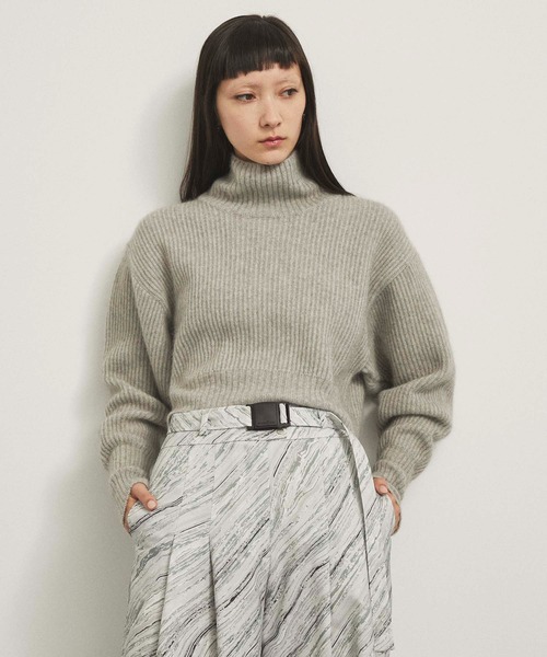 CITY TOKYO（シティトウキョウ）の「ラクーンクロップドタートルネックニットトップ（ニット/セーター・レディース・ベージュ/グレー/ライトブルーグレー/ブラック・FREE）」の8枚目の写真