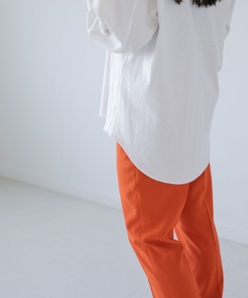 yuw(ユウ)の「テンジクVネックプルオーバー 263774(Tシャツ/カットソー・レディース・オフホワイト/ブラック・FREE)」の9枚目の写真